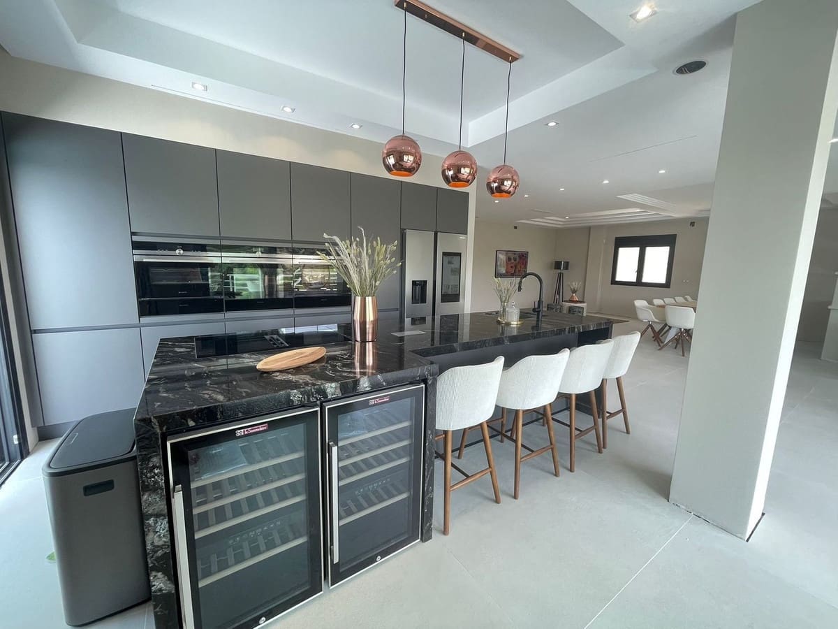 7 slaapkamer Villa te koop in Marbella met zwembad garage - € 3.790.000 (Ref: 9503564)