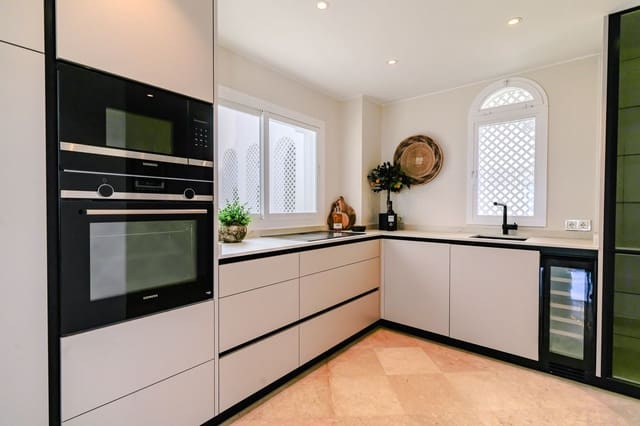 3 soveværelse Lejlighed til salg i La Carolina - Guadalpín, Marbella med swimmingpool garage - € 1.495.000 (Ref: 9503565)