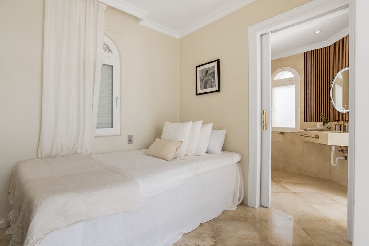 3 soveværelse Lejlighed til salg i Marbella med swimmingpool garage - € 1.495.000 (Ref: 9503565)