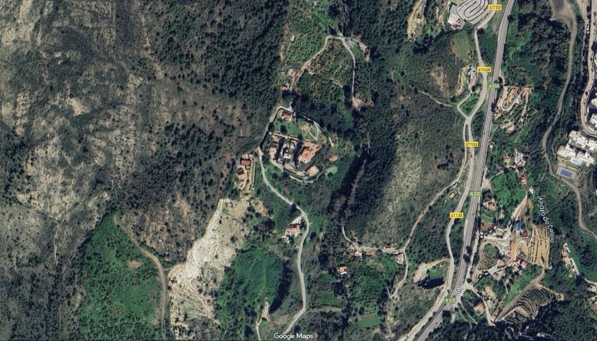 8 bedroom Villa for sale in Ojen with pool - € 1,350,000 (Ref: 9503566)