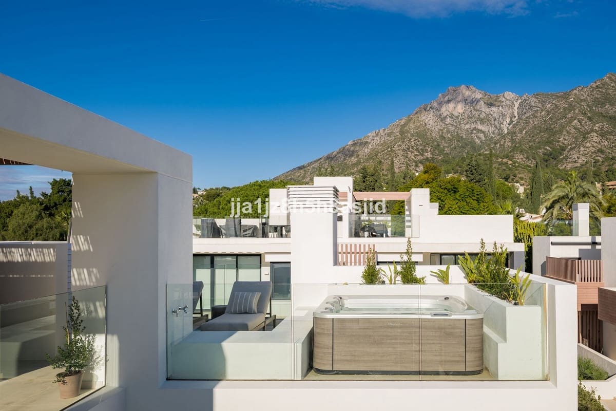4 soveværelse Villa til salg i Marbella med swimmingpool garage - € 3.500.000 (Ref: 9503567)