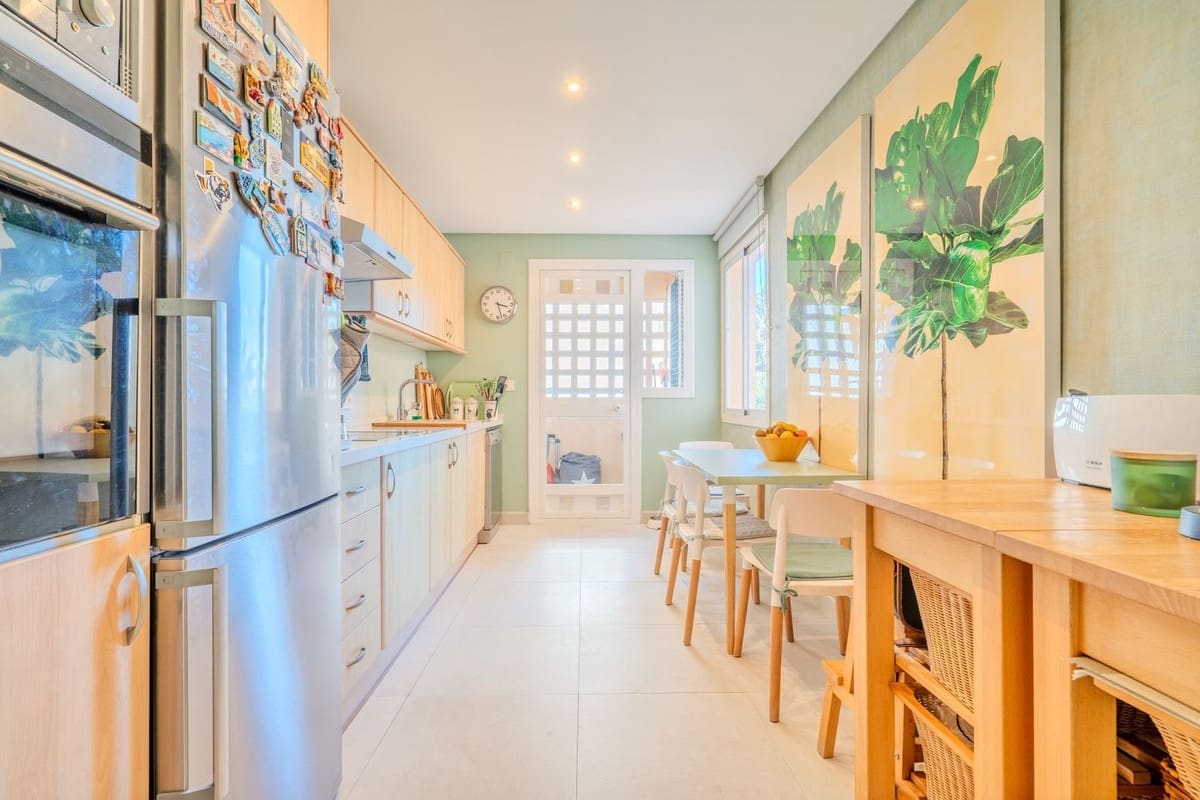 3 soverom Leilighet til salgs i Marbella med svømmebasseng garasje - € 925 000 (Ref: 9503568)