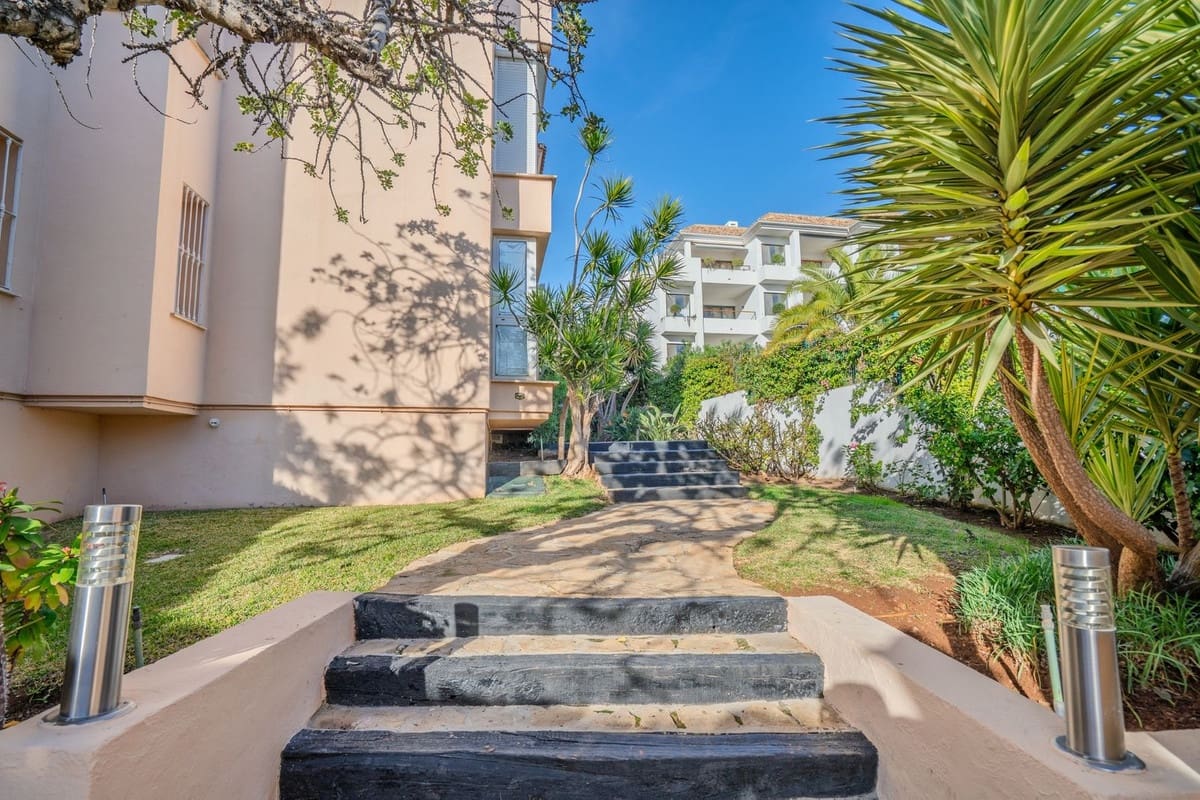 3 soverom Leilighet til salgs i Marbella med svømmebasseng garasje - € 925 000 (Ref: 9503568)