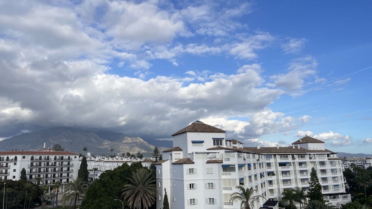 2 sypialnia Mieszkanie na sprzedaż w Marbella z basenem - 750 000 € (Ref: 9503569)