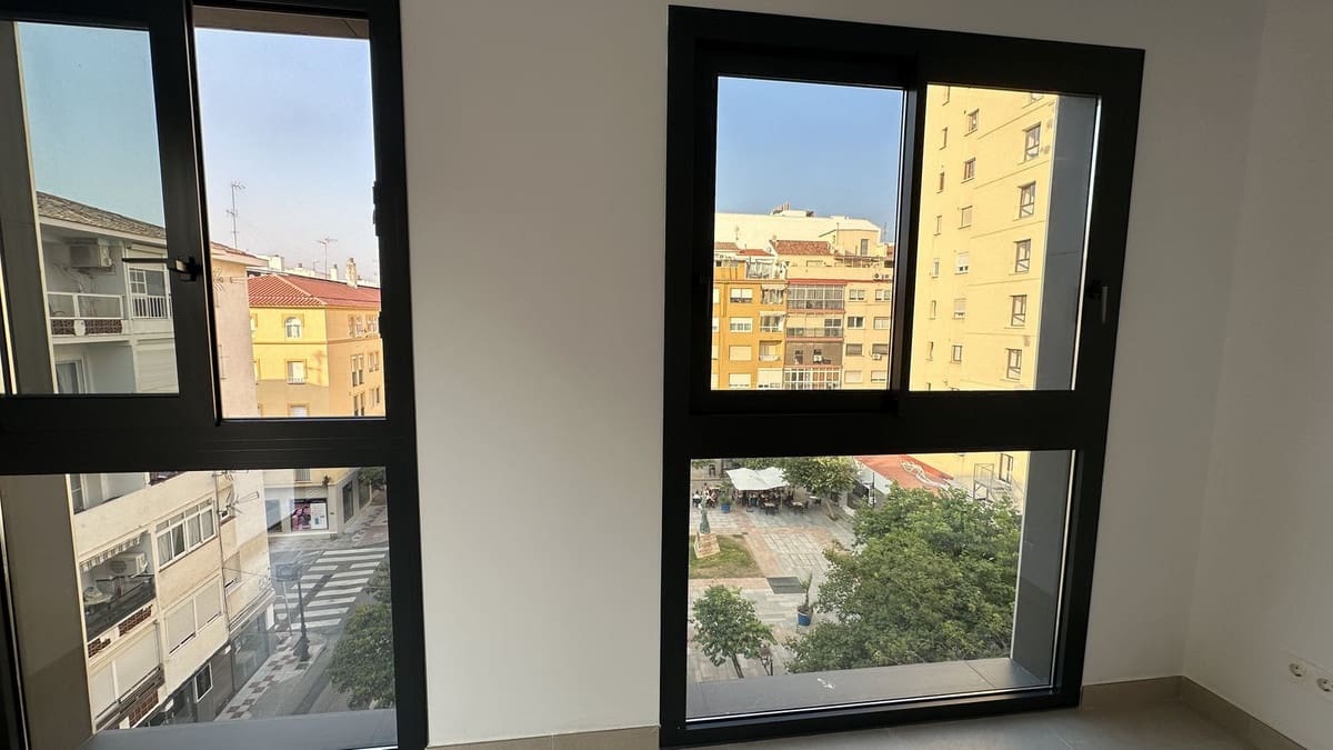 2 bedroom Flat for sale in Estepona - € 555,000 (Ref: 9503571)