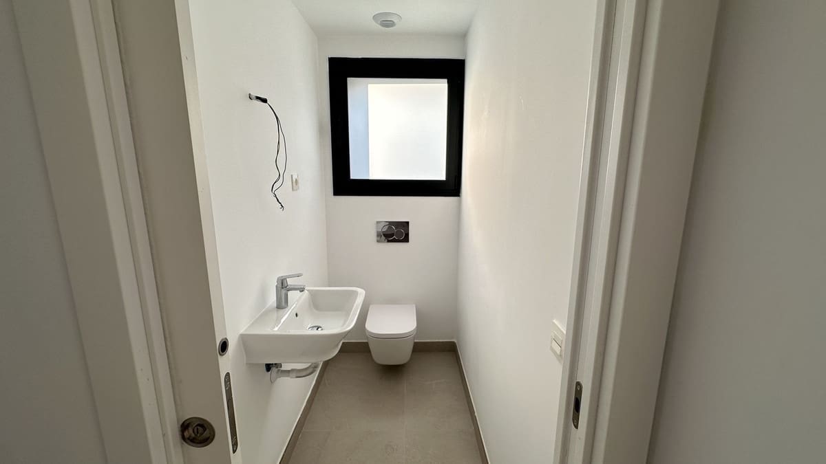 2 bedroom Flat for sale in Estepona - € 555,000 (Ref: 9503571)