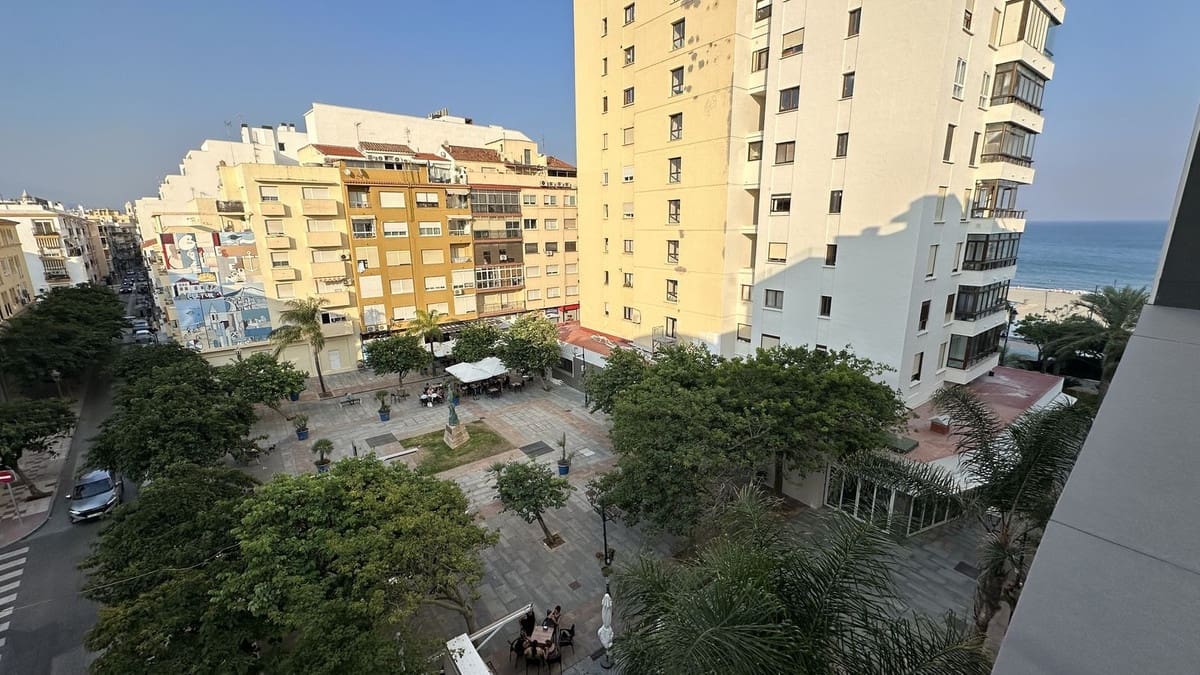 2 bedroom Flat for sale in Estepona - € 555,000 (Ref: 9503571)