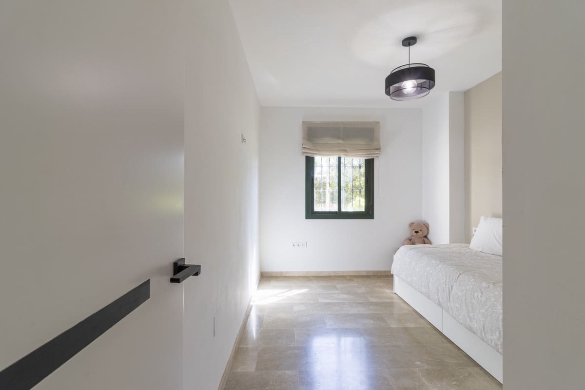 2 quarto Apartamento para venda em New Golden Mile com piscina garagem - 425 000 € (Ref: 9503572)