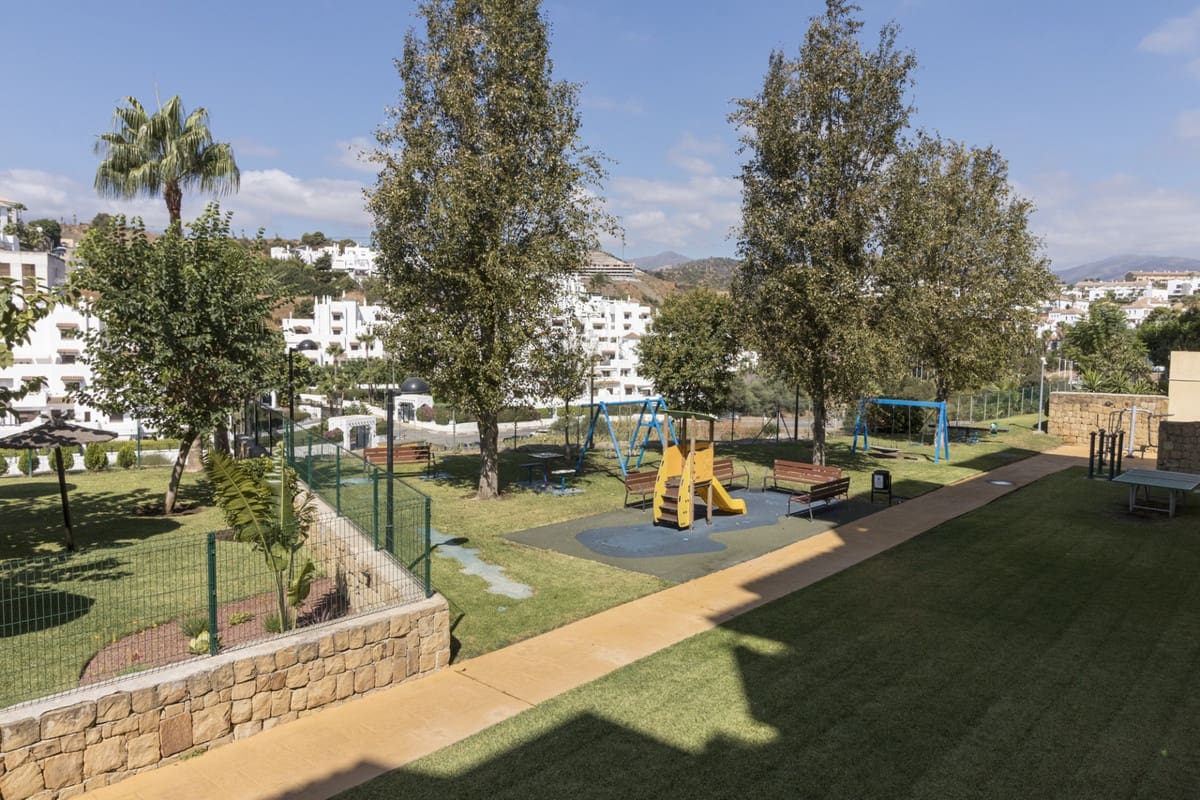 2 quarto Apartamento para venda em New Golden Mile com piscina garagem - 425 000 € (Ref: 9503572)