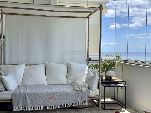 Piso de 2 habitaciones en San Luis de Sabinillas, Manilva en venta con piscina garaje - 358.000 € (Ref: 9503573)