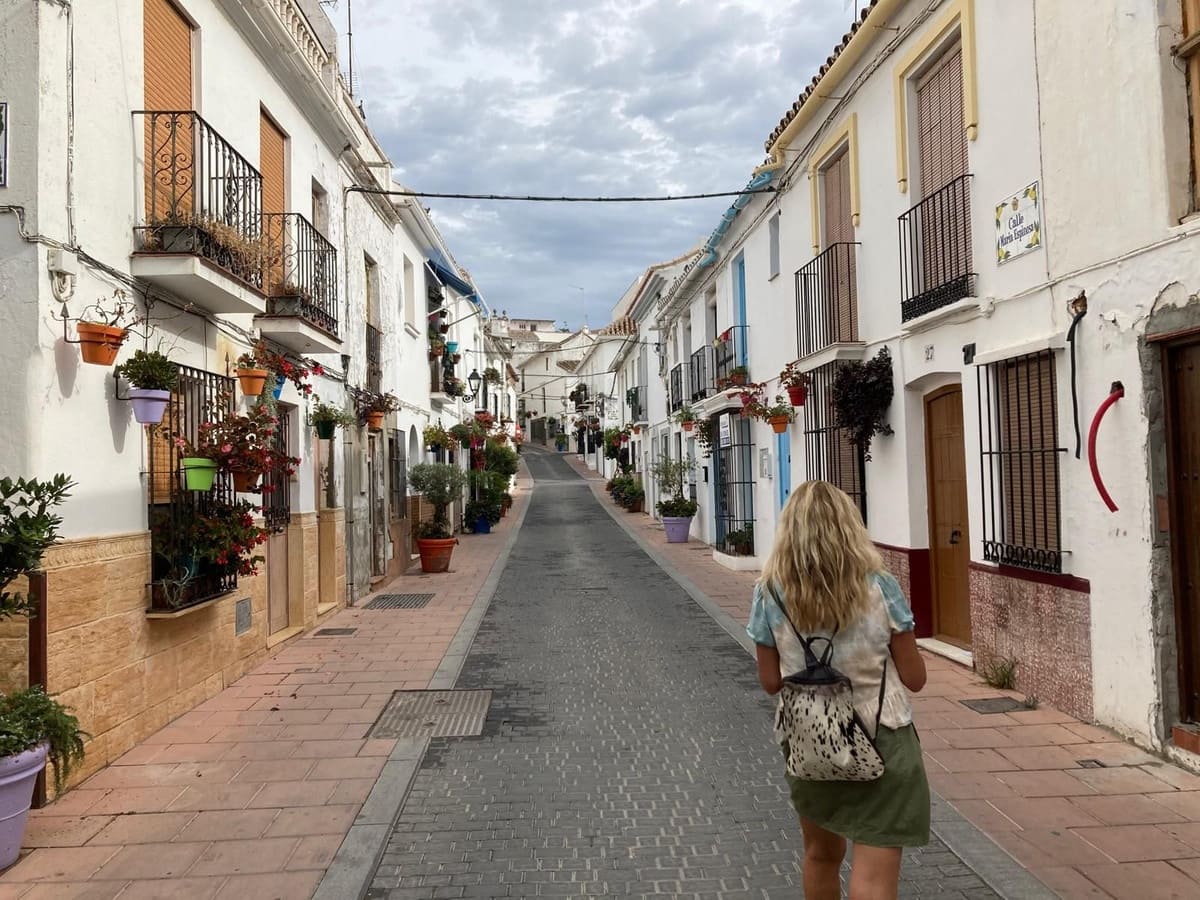 2 bedroom Flat for sale in Estepona with garage - € 399,000 (Ref: 9503575)