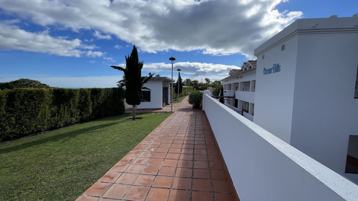 2 sypialnia Mieszkanie na sprzedaż w New Golden Mile z basenem garażem - 420 000 € (Ref: 9504731)