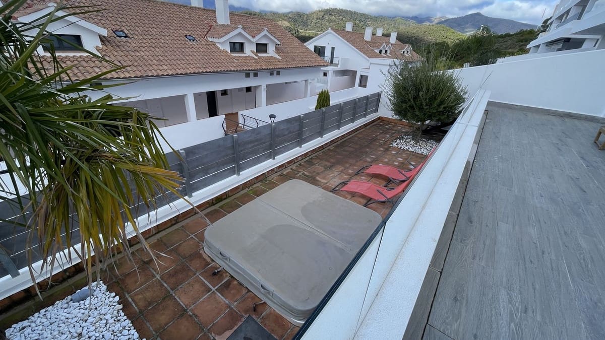 2 sypialnia Mieszkanie na sprzedaż w New Golden Mile z basenem garażem - 420 000 € (Ref: 9504731)