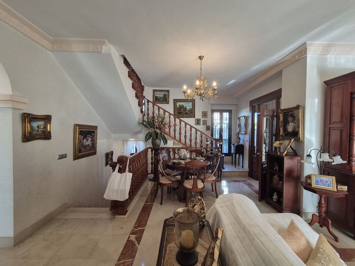 5 soveværelse Villa til salg i Marbella med swimmingpool garage - € 1.400.000 (Ref: 9506336)