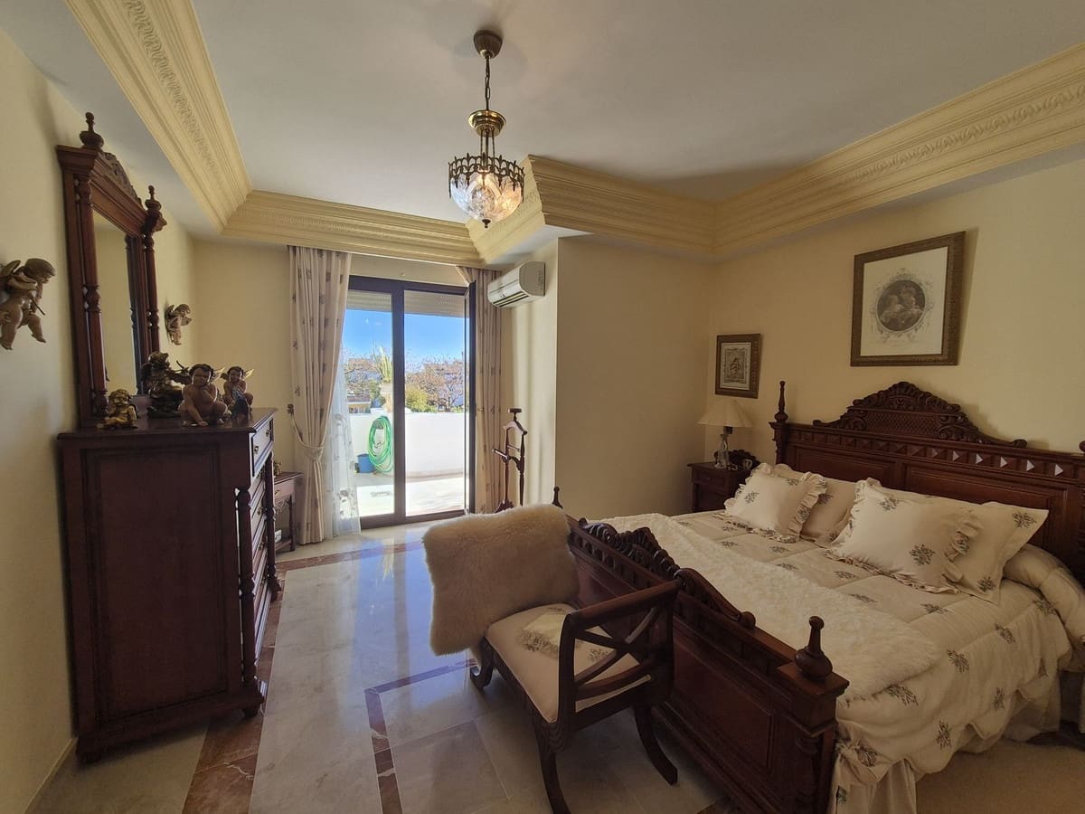 5 soveværelse Villa til salg i Marbella med swimmingpool garage - € 1.400.000 (Ref: 9506336)