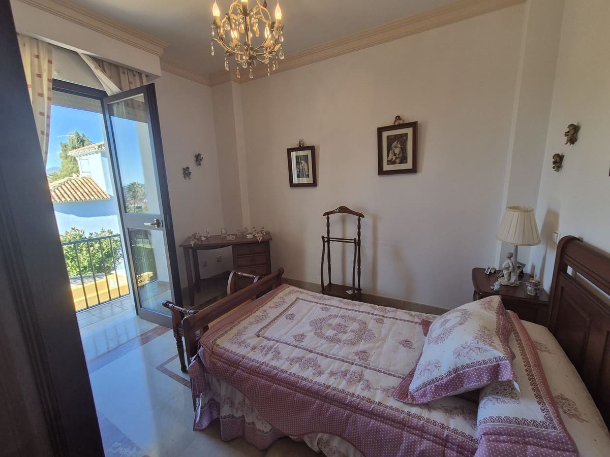 5 soveværelse Villa til salg i Marbella med swimmingpool garage - € 1.400.000 (Ref: 9506336)