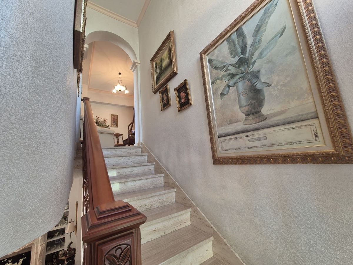 5 soveværelse Villa til salg i Marbella med swimmingpool garage - € 1.400.000 (Ref: 9506336)