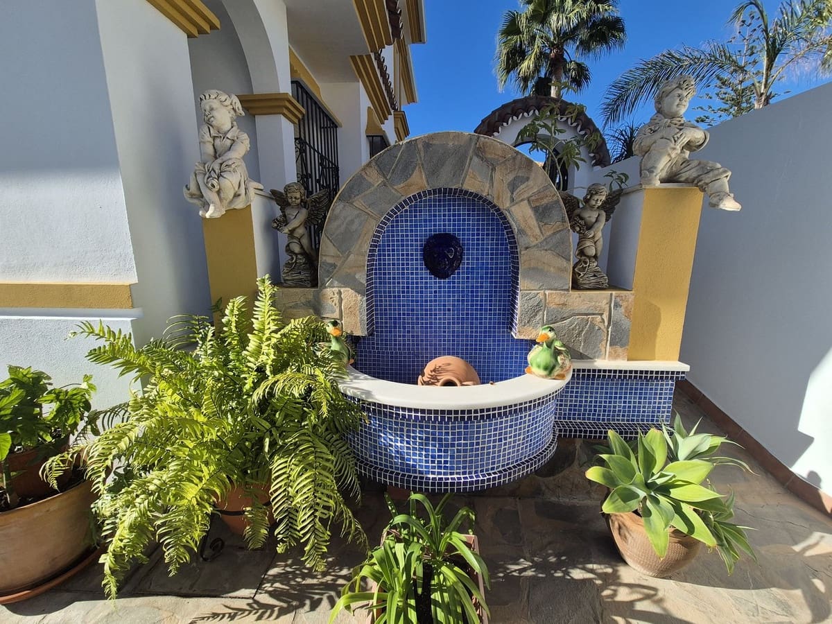 5 soveværelse Villa til salg i Marbella med swimmingpool garage - € 1.400.000 (Ref: 9506336)