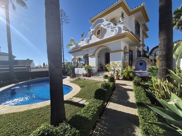 5 soveværelse Villa til salg i San Pedro de Alcántara Pueblo, Marbella med swimmingpool garage - € 1.400.000 (Ref: 9506336)