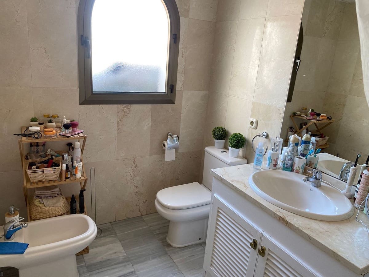 4 bedroom Villa for sale in Bel-Air with pool garage - € 580,000 (Ref: 9506529)