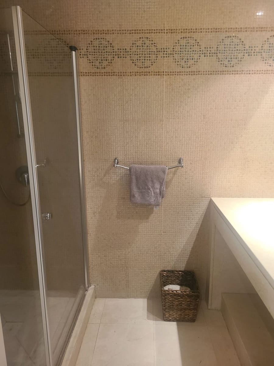 2 sypialnia Mieszkanie na sprzedaż w Benahavis z basenem garażem - 480 000 € (Ref: 9509125)