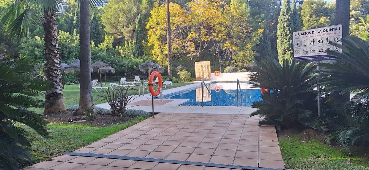 2 sypialnia Mieszkanie na sprzedaż w Benahavis z basenem garażem - 480 000 € (Ref: 9509125)