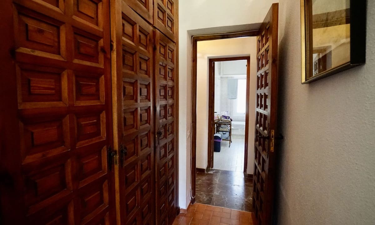 Chalet de 3 habitaciones en El Paraiso en venta - 1.375.000 € (Ref: 9510346)