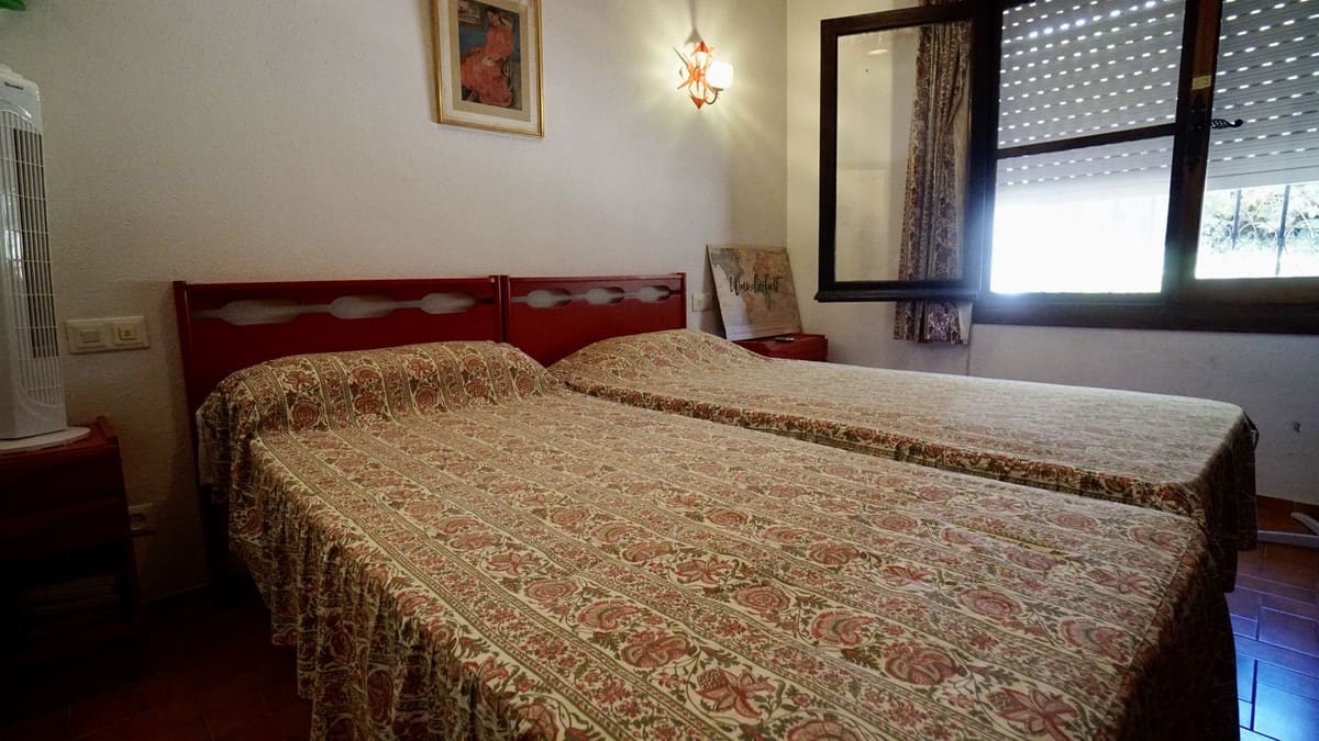 Chalet de 3 habitaciones en El Paraiso en venta - 1.375.000 € (Ref: 9510346)