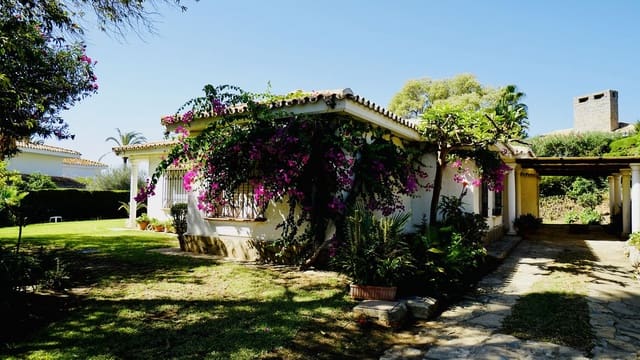 Chalet de 3 habitaciones en El Paraiso, Estepona en venta - 1.375.000 € (Ref: 9510346)