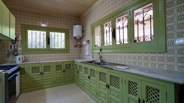 Chalet de 3 habitaciones en El Paraiso, Estepona en venta - 1.375.000 € (Ref: 9510346)