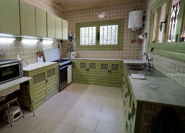 Chalet de 3 habitaciones en El Paraiso, Estepona en venta - 1.375.000 € (Ref: 9510346)