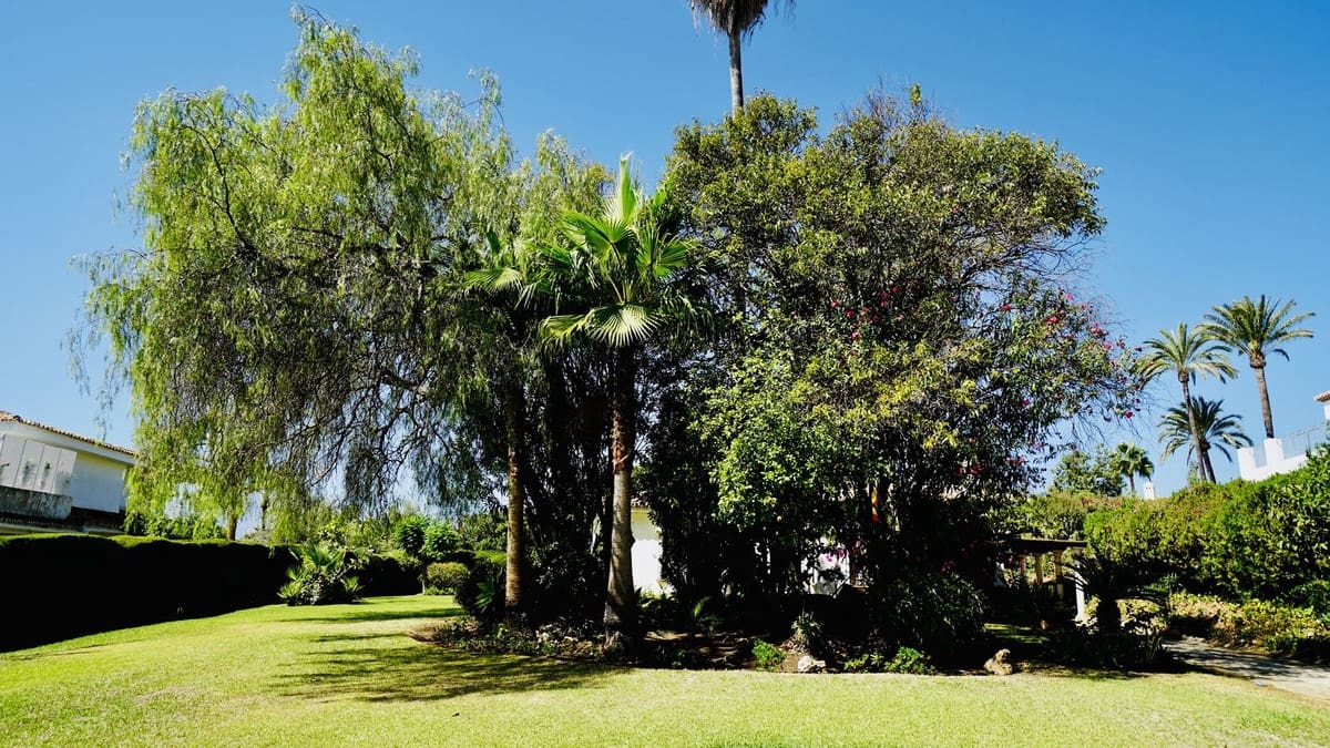 Chalet de 3 habitaciones en El Paraiso en venta - 1.375.000 € (Ref: 9510346)