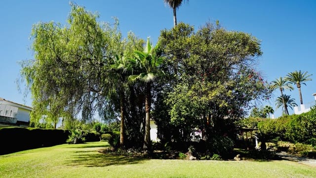 Chalet de 3 habitaciones en El Paraiso, Estepona en venta - 1.375.000 € (Ref: 9510346)