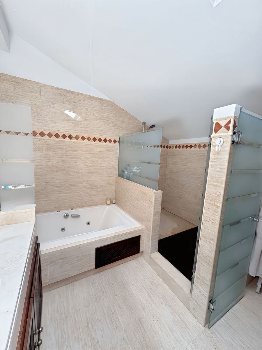 3 camera da letto Appartamento in vendita in Ojen con piscina garage - 495.000 € (Rif: 9510347)