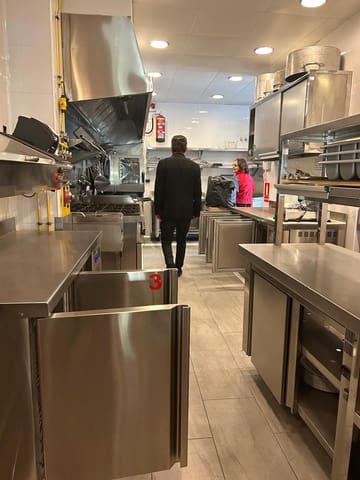 Local Commercial à vendre à El Paraiso, Estepona - 1 680 000 € (Ref: 9510348)