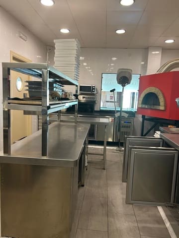 Local Commercial à vendre à El Paraiso, Estepona - 1 680 000 € (Ref: 9510348)