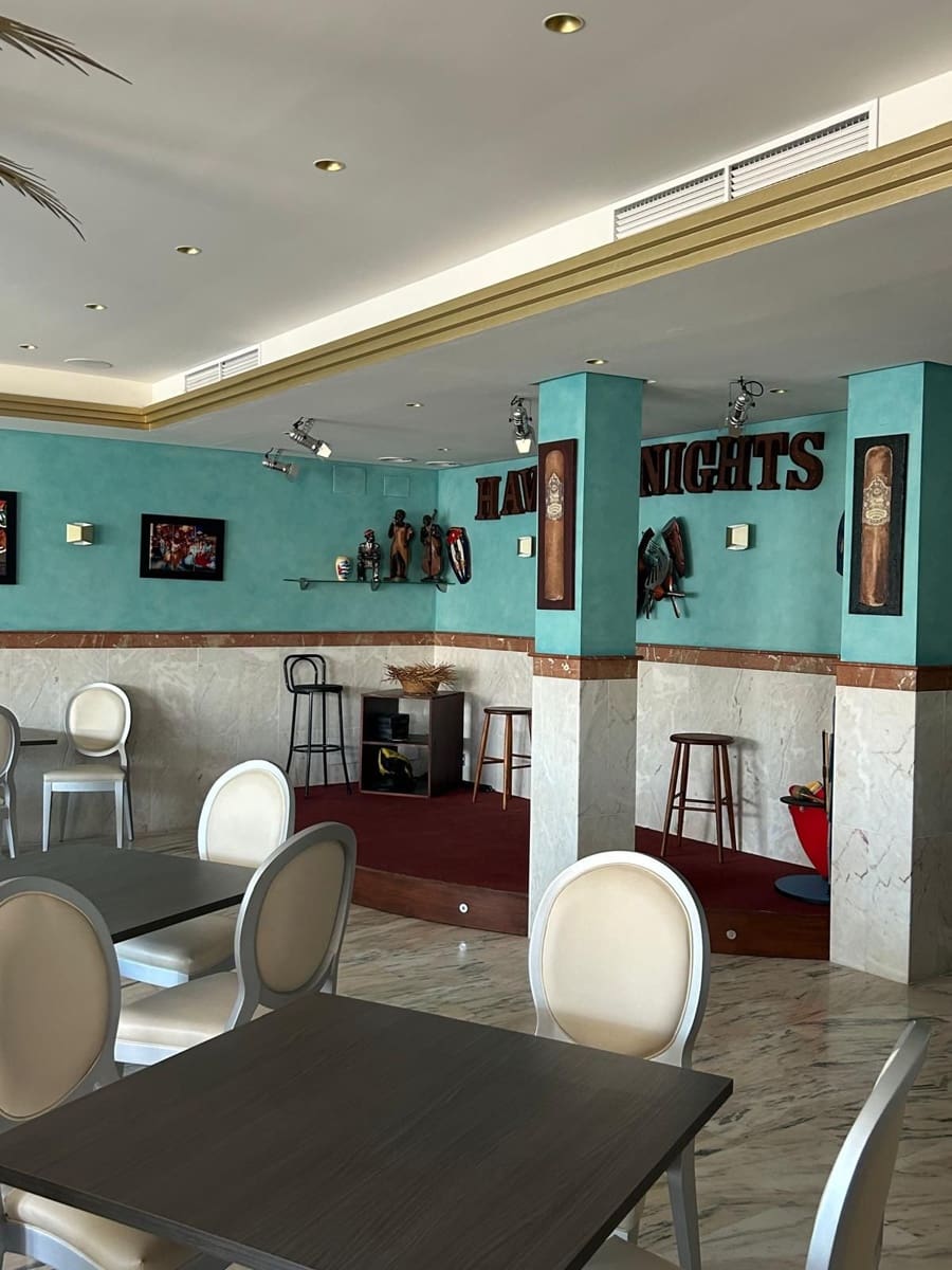 Local Commercial à vendre à El Paraiso - 1 680 000 € (Ref: 9510348)