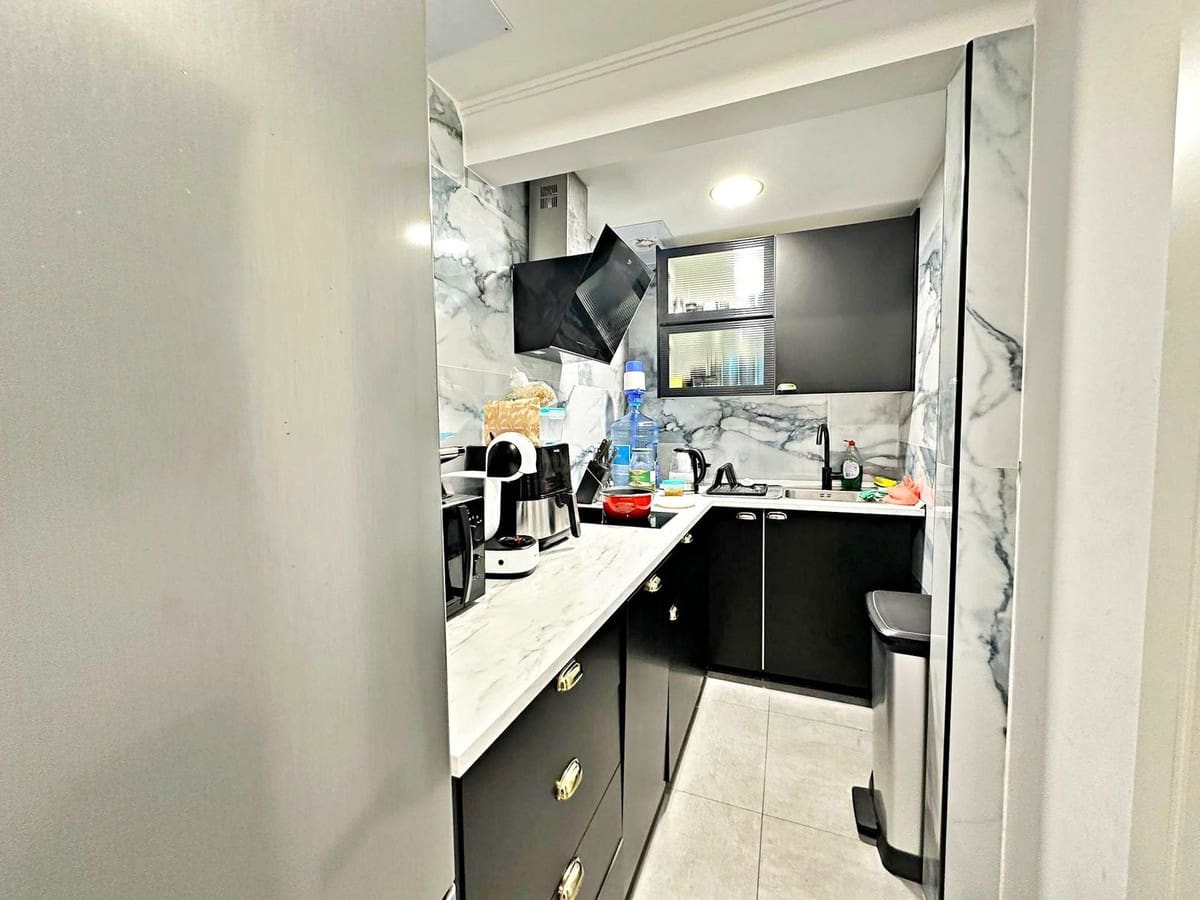 Biuro na sprzedaż w New Golden Mile z basenem - 385 000 € (Ref: 9510349)