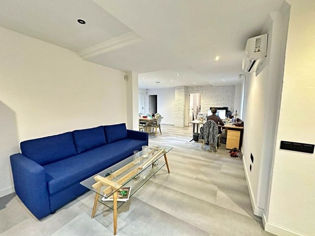 Biuro na sprzedaż w La Concha - Resina Golf, Estepona z basenem - 385 000 € (Ref: 9510349)