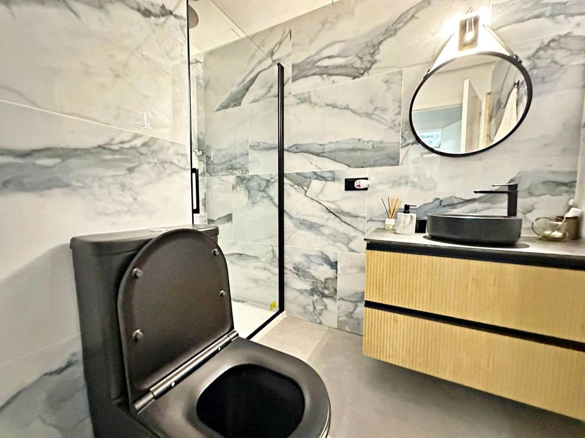 Biuro na sprzedaż w New Golden Mile z basenem - 385 000 € (Ref: 9510349)