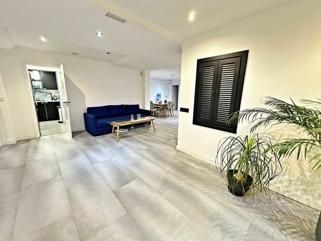 Biuro na sprzedaż w La Concha - Resina Golf, Estepona z basenem - 385 000 € (Ref: 9510349)