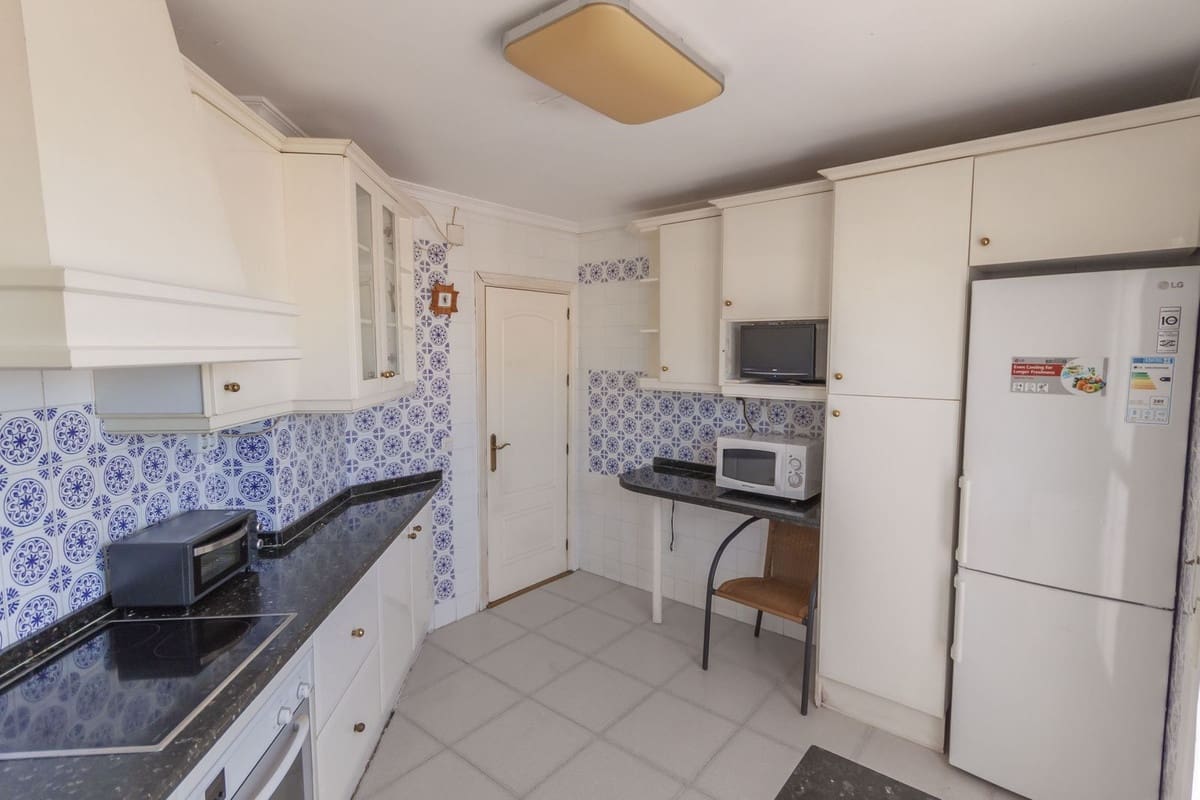 3 Zimmer Wohnung zu verkaufen in Estepona mit Garage - 639.000 € (Ref: 9510350)