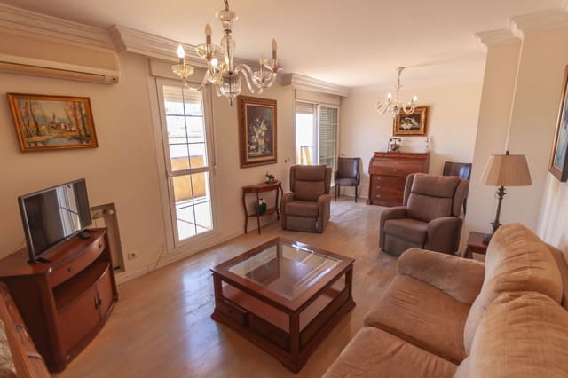 3 makuuhuone Asunto myytävänä paikassa Estepona Pueblo, Estepona mukana 
autotalli - 639 000 € (Ref: 9510350)