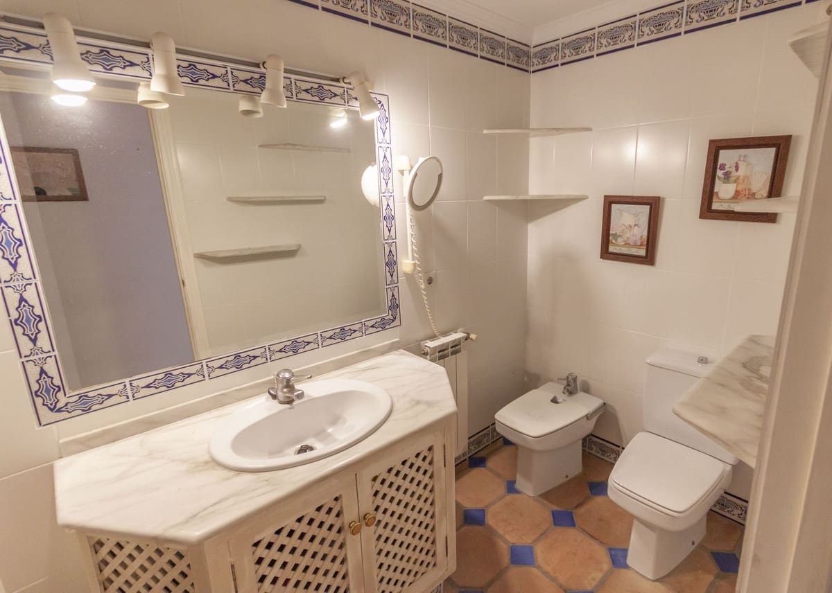 3 Zimmer Wohnung zu verkaufen in Estepona mit Garage - 639.000 € (Ref: 9510350)