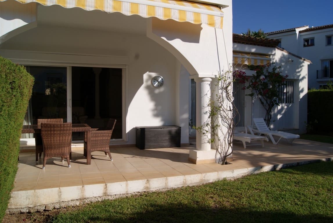 Chalet de 3 habitaciones en El Paraiso en venta con piscina garaje - 595.000 € (Ref: 9510352)