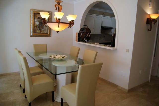 Chalet de 3 habitaciones en El Paraiso, Estepona en venta con piscina garaje - 595.000 € (Ref: 9510352)