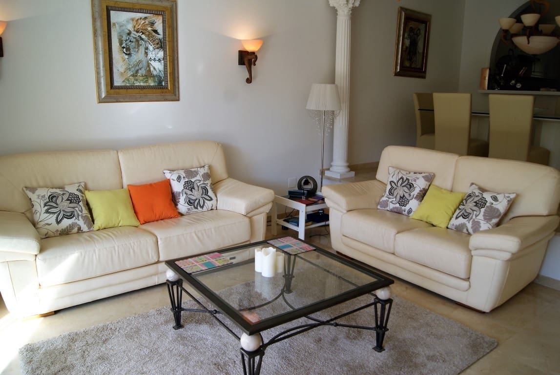 Chalet de 3 habitaciones en El Paraiso en venta con piscina garaje - 595.000 € (Ref: 9510352)