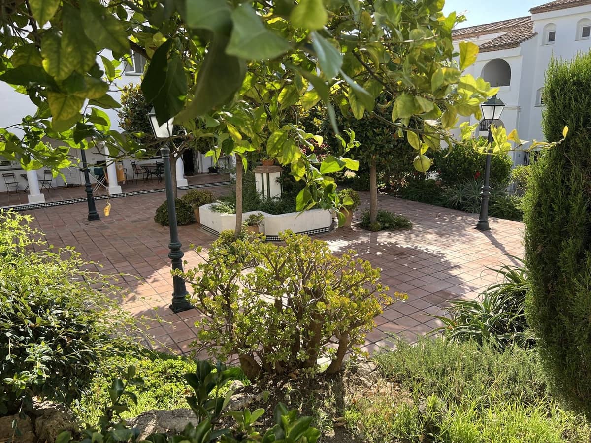 Chalet de 3 habitaciones en El Paraiso en venta con piscina garaje - 595.000 € (Ref: 9510352)