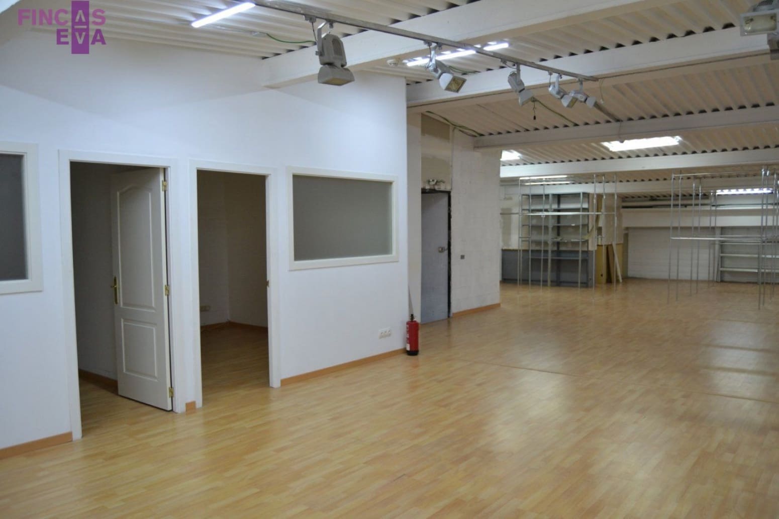 Commercial for rent in Badalona - € 2,700 (Ref: 9511325)