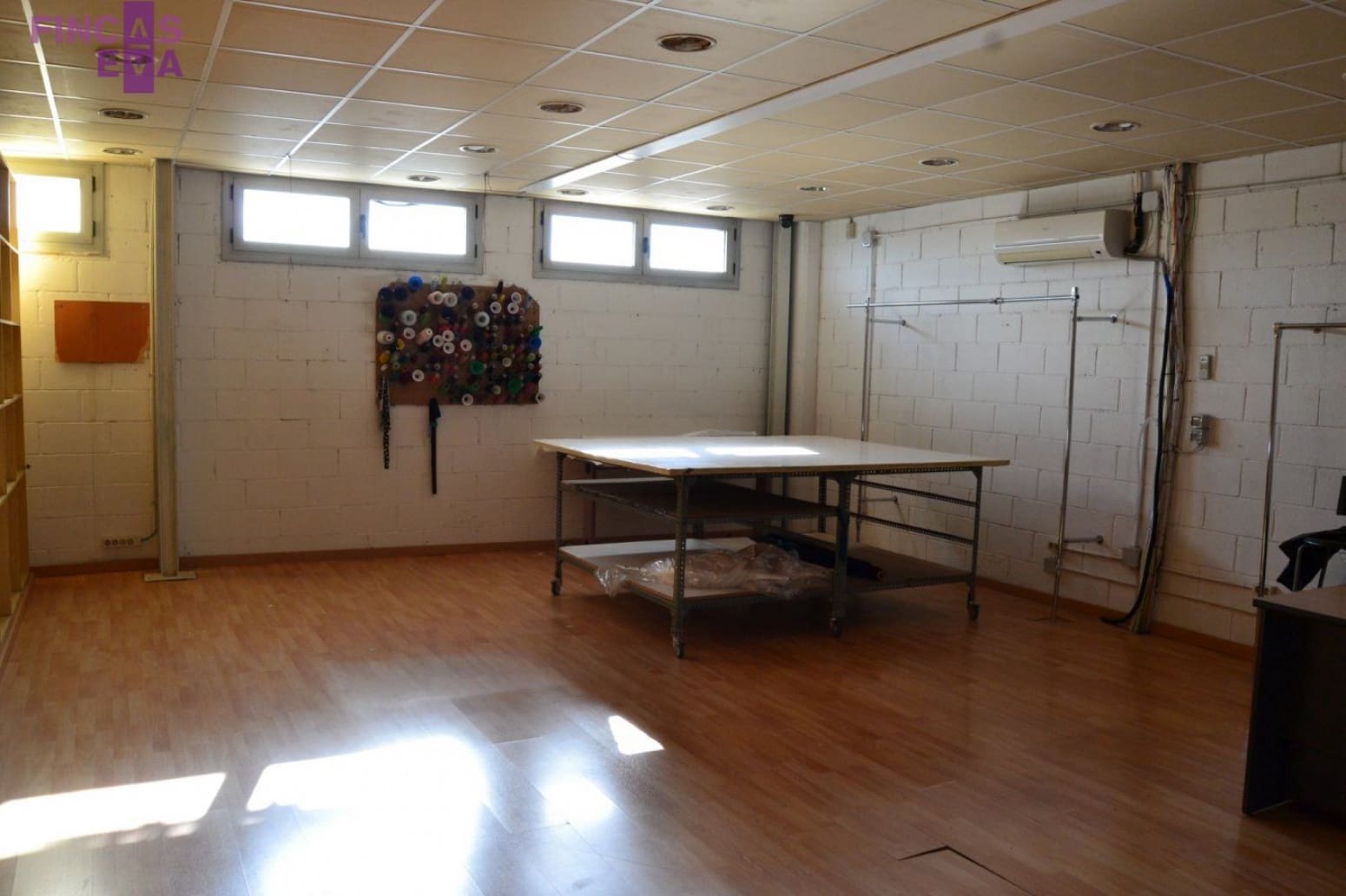 Commercial for rent in Badalona - € 2,700 (Ref: 9511325)